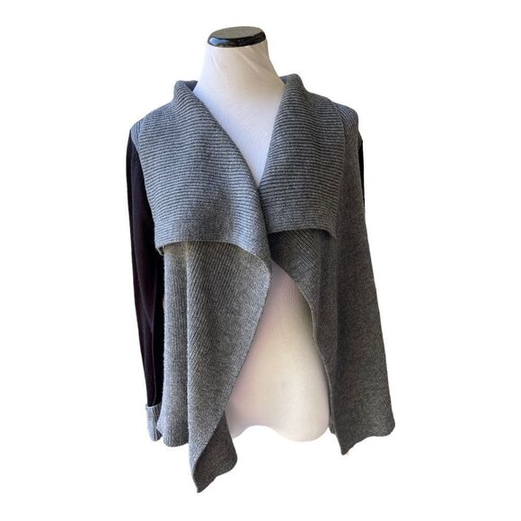 Venus Two Tone Black Gray Sweater Cardigan Size Small Preppy Classic Minimalist - Picture 8 of 9